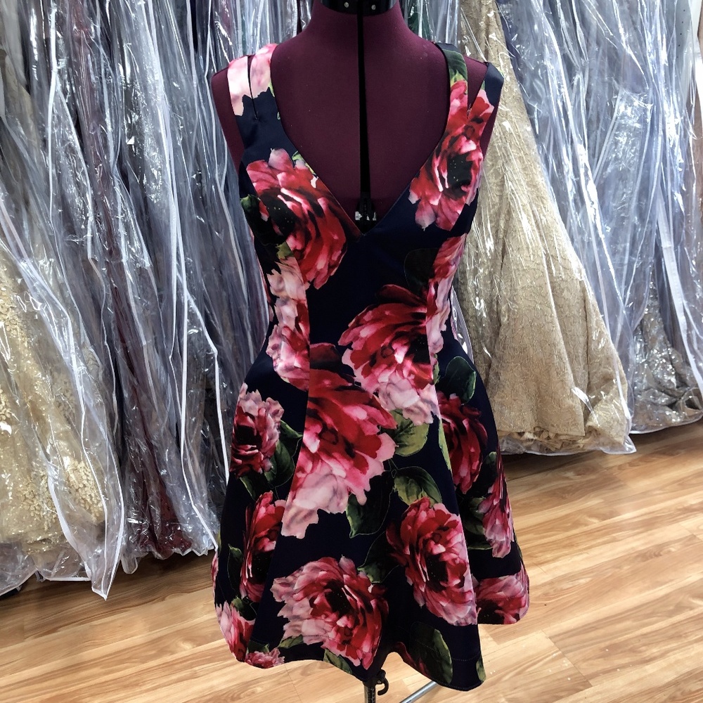 Dave and Johnny Floral Short Dress